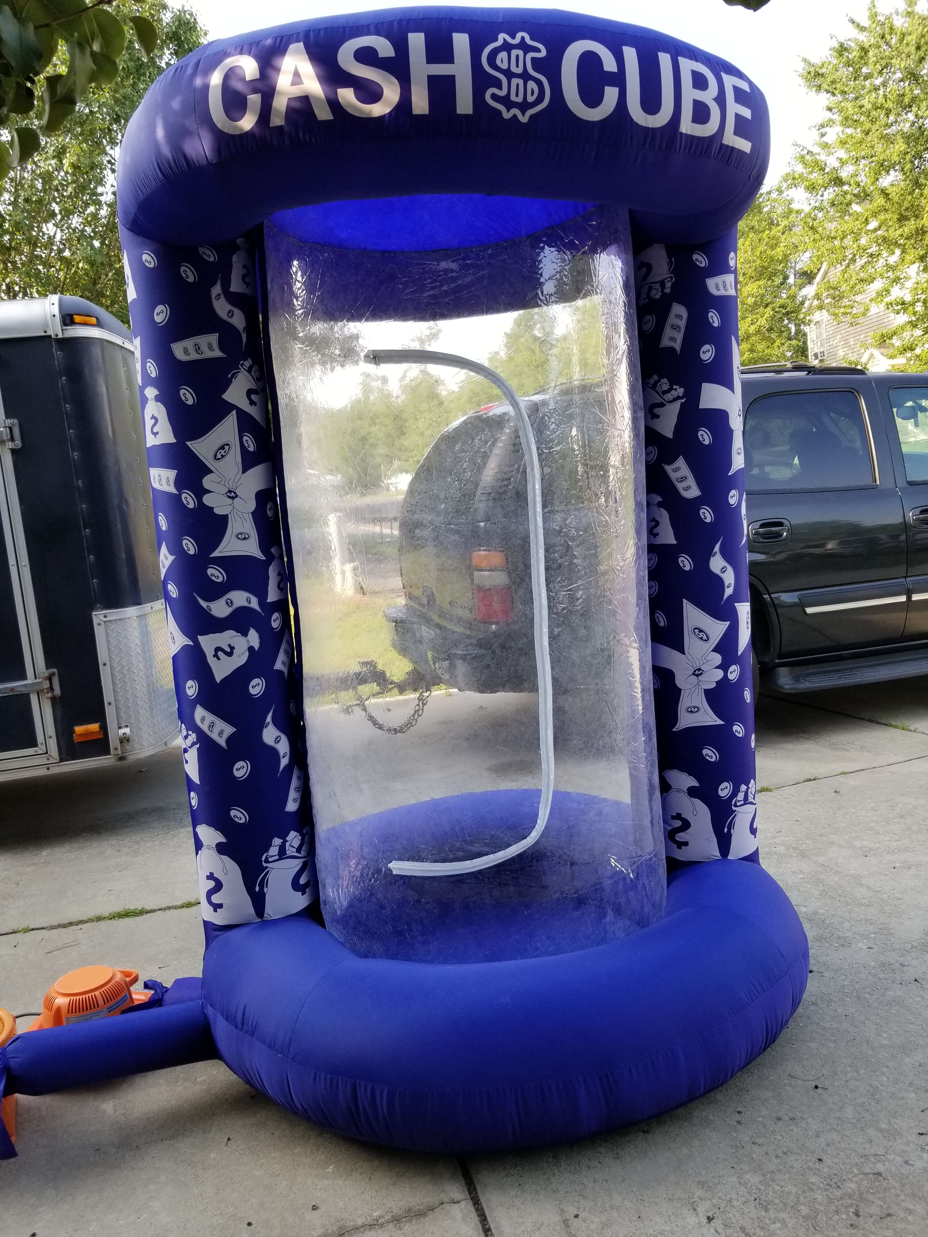Cash cube money machine